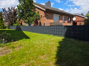 1 x Streifen | Farbe = Fenstergrau | HART-PVC Sichtschutzstreifen | Zaunsichtschutz Sichtschutz für Doppelstabmatten Zaun | keine Folie Kunden-Foto 1