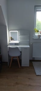 Schminktisch, Spiegel mit LED-Licht, integrierte Steckdosenleiste, Frisiertisch Kunden-Foto 1