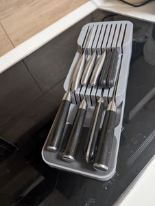 Bloc de couteaux Organisateur de tiroirs pour couteaux et couverts insert gris 9 Porte-couteaux de cuisine Blocs de couteaux Ensemble de blocs de couteaux Ensemble de blocs de couteaux Insert de couteaux Retoo Photo du client 1