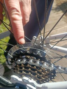 Bergsteiger Kodiak 24 Zoll Kinderfahrrad, geeignet für 8, 9, 10, 11 Jahre, Scheibenbremse, Shimano 21 Gang-Schaltung, Mountainbike mit Vollfederung, Mädchen-Fahrrad Kunden-Foto 5