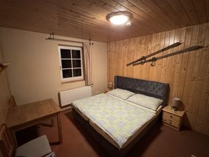 okwish Polsterbett Doppelbett 180×200cm mit Lattenrost und Kopfteil, Knopfpolsterung, Nietenpolsterung, Samt, Grau,Ohne Matratze Kunden-Foto 3