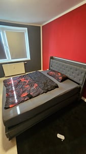 Łóżko tapicerowane Flieks 160 x 200 cm z USB, łóżko z pojemnikiem, łóżko podwójne z listwami i oświetleniem LED, hydrauliczne łóżko kontynentalne, łóżko młodzieżowe, len, beżowe Zdjęcie produktu od klienta nr 1