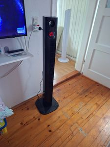 HOMCOM Turmventilator Standventilator Fernbedienung Aroma-Diffusor Schwarz Kunden-Foto 1