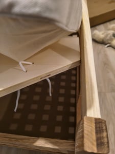 Lavička Relaxdays s úložným priestorom, VxŠxH: 46,5 x 92,6 x 49 cm, drevo, lavica s úložným priestorom a plátnovým poťahom, prírodná/biela Fotografia od zákazníka č. 1