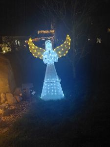 COSTWAY: Ángel navideño iluminado, grande, decoración navideña con 120 luces LED de color blanco cálido, figura navideña con arpa, iluminación navideña Foto del cliente 2