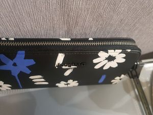 Desigual Geldbörse Große Geldbörse Relief Blumen Kunden-Foto 2