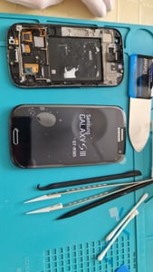 Samsung GT-i9305 Oberschale + Display Einheit Sch. Kunden-Foto 3