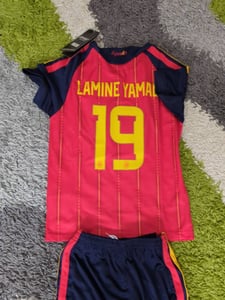 #19LAMINE YAMAL  WK 2026: Thuisshirt Spanje. Twee sterren. Voor volwassenen en kinderen. MAAT: 16 Klantenfoto 2