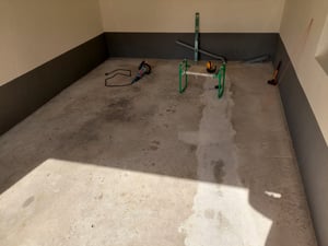 FANZWORK 1500W Betonschleifer Betonfräse Set, Drehzahlregelbar, inkl. Premium 125mm Diamantschleiftopf, Absaughaube, T-Förmiger Griff Kunden-Foto 3