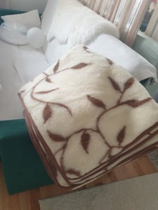 Merino Wolldecke 100% Schurwolle – Kuscheldecke aus Merino Schafwolle – Flauschige Decke, Atmungsaktiv, Wärmeregulierend, Hautfreundlich Kunden-Foto 1