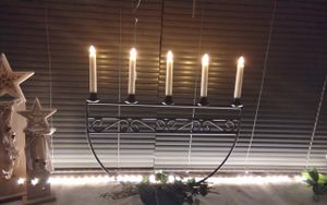 LED Stabkerzen mit Fernbedienung, Flammenlose Tafelkerzen mit Timerfunktion,12er Set,LED Kerzen für für Weihnachtsdeko, Zimmer Deko und Party Warmweiß Kunden-Foto 1
