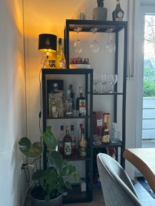 Stojak na wino Tribesigns wolnostojący podłogowy, 5-poziomowy stojak na wino z uchwytem na kieliszki i schowkiem na wino, przemysłowy stojak na wino szafka do winiarni Zdjęcie produktu od klienta nr 4