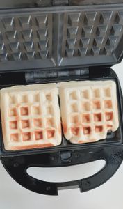 dieses Waffeleisen ist nicht das was man so braucht. Waffel wird nicht komplett geraünt.