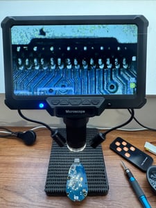 MUSTOOL MK7 Digitalmikroskop 7 Zoll IPS-Bildschirm 50-1000× Vergrößerung 8 LEDs einstellbar USB-Anschluss Foto & Videoaufnahme Kunden-Foto 2