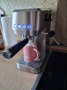 Espresso s napěňovačem mléka CM1662B 1350W, tlak espressa 20 barů Fotografie od zákazníka č. 1