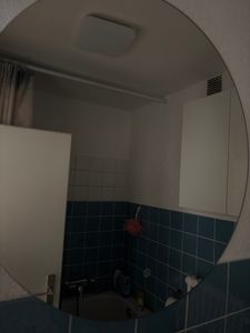 Badspiegel mit Beleuchtung 100×70cm Kalt/Neutral/Warmweiß dimmbar Memory Beschlagfrei eine Stunde automatische Abschaltung Wandschalter LED Spiegel Kunden-Foto 4