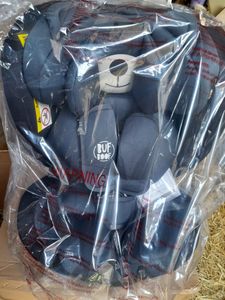 BUF BOOF® P100 Seggiolino auto i-Size R129 40–150 cm, girevole a 360°, ISOFIX, protezione laterale, inclinazione fino a 165°, BlackBear Foto del cliente 4