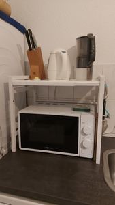 Küchenregale, Ausziehbarer Mikrowellenständer mit 6 Haken, 40-64cm ausziehbarer Mikrowellen Regal, Gewürzregal, Mikrowellenhalterung, Organizer mit 6 Haken, bis 30kg, Schwarz Kunden-Foto 16