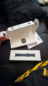 Apple Watch Series 12 , OLED, Dotyková obrazovka, 64 GB, Wi-Fi, GPS, 31,5 g Fotografie od zákazníka č. 1