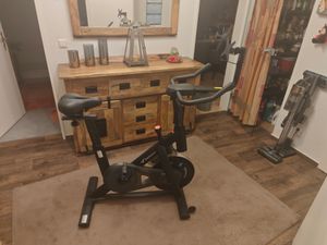 Heimtrainer Fahhrad für Zuhause, leises Fitnessbike mit HD-Screen, Magnetischer Widerstand, 8 Widerstandsstufen, bis 136 KG belastbar Kunden-Foto 2