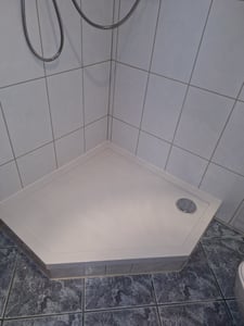 AQUABAD® Duschwanne Komplettset Basic Smooth White 90x90cm Quadrat inkl. Styroporträger und Ablaufgarnitur Alcadrain A49CR Kunden-Foto 1