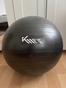 KM-Fit Yogaball 75 cm Blau | Trainingsball für Yoga & Fitness inkl. Pumpe Kunden-Foto 2