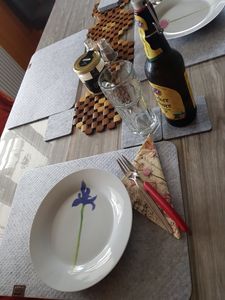 wortek Filz Untersetzer - Deko Tischset I Filzdeckel für Getränke, Tassen, Bar & Tisch, 8er Set I 10cm I Rund, Lila Kunden-Foto 1