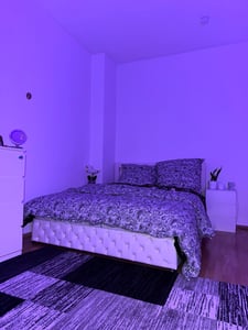STILVORA Polsterbett 180x200cm mit LED-Beleuchtung, Funktionsbett mit Lattenrost und Stauraum, Bettgestell mit Aufbewahrungsfunktion (ohne Matratze) Kunden-Foto 1
