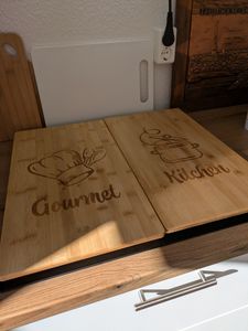 KESPER Herdabdeckplatte 2er-Set, Herdblende, Abdeckplatte, Bambus, je 50x28x2,8 cm, mit Einbrand "Gourmet" & "Kitchen", stabile Füße, 9304613 Kunden-Foto 1