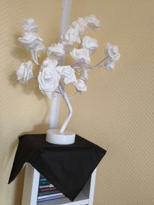 LED Weiß Rosenbaum Lampe Künstlich Bonsai Rose Baum Licht Dekoleuchte USB Batteriebetrieben Valentinstag Innen Deko Kunden-Foto 1