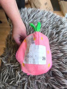 Hase Kuscheltier Plüschtiere Erdbeer Osterhase Plüsch Kuscheltier Versteckspiel Hasen Kuscheltiere Erdbeer Plüsch Ostergeschenke Für Kinder(18cm hoch) Kunden-Foto 1