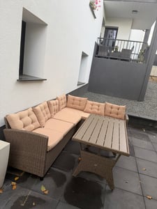 CASARIA® Polyrattan Ecklounge Set WPC Esstisch Ecksofa inkl. 7cm Sitzauflagen 15cm Kissen Wetterfest Outdoor Lounge Garten Terrasse Balkon Möbel Schwarz Kunden-Foto 2