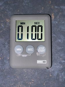 EMOS Digitaler Küchentimer, Kurzzeitmesser, Eieruhr, Kitchen Timer mit Alarm und Magnet, schwarz, E0202 Kunden-Foto 1
