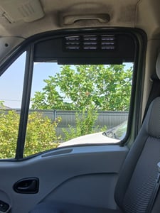 Ventilatiegrill voor in- en uitlaat voor Mercedes Sprinter W906 W907, modeljaren 2006-2025, kleur zwart Klantenfoto 2