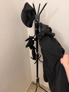 Kleiderbügel mit 12 Haken 170cm Garderobenständer Kleiderständer Freistehender Kleiderständer Kleiderstange aus Stahl Wohnzimmer Schwarz Retoo Kunden-Foto 2