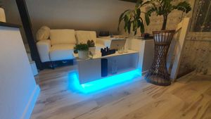 MERAX Table basse 100×50×40 cm, table de salon réglable en hauteur avec LED, table élévatrice avec tiroir, espace de rangement caché & étagère, blanc brillant Photo du client 1