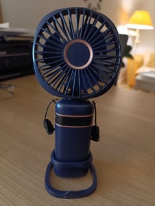 2er Handventilator,5 Geschwindigkeitsstufen,tragbarer USB-Handyhalter-Lüfter,faltbarer Mini-Ventilator mit 4000mAh Akku,LED-Display,Leise,Blau&Weiß Kunden-Foto 3