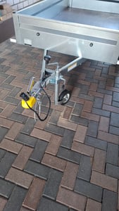 Set Hochwertiges Pkw Anhänger Trailer Stützrad Bugrad 48mm 150kg mit Klemmhalter Kunden-Foto 3