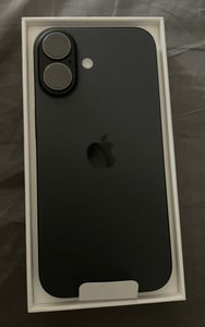 Apple iPhone 17 , 16 cm (6.3"), 2622 x 1206 Pixel, 256 GB, 48 MP, iOS 26, Schwarz Kunden-Foto 1
