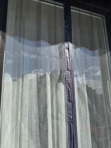 Sekey 70x200cm Magnet Fliegengitter Tür Vorhang für Holz, Eisen, Aluminium Türen und Balkon. Einfache Installation Schwarz Kunden-Foto 20