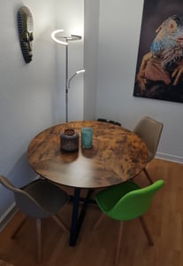 Fortuna Lai Runder Esstisch Ø120 cm im Vintage-Stil – Esszimmertisch mit Stauraumablage, Holzoptik Tischplatte & stabiles Metallgestell, 4–6 Personen Kunden-Foto 1