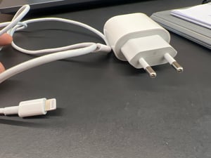 Apple 20W USB-C Power Adapter (Netzteil) Ladegerät + 1m USB-C to Lightning Ladekabel Charger Cable für iPhone XS Max Kunden-Foto 1