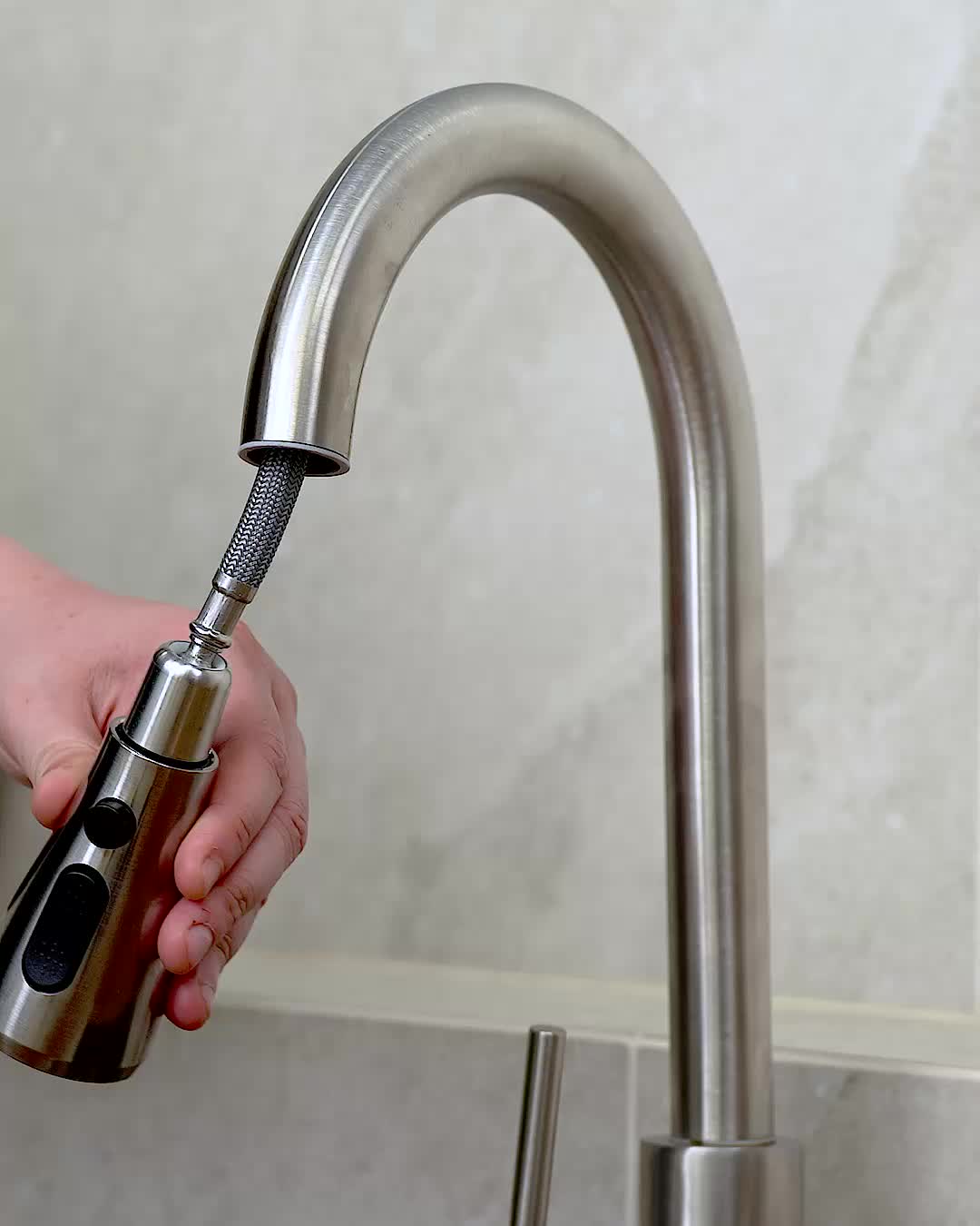 BELIANI Moderne Küchenarmatur mit ausziehbarer Sprühbrause Produktbild-Vorschau 7