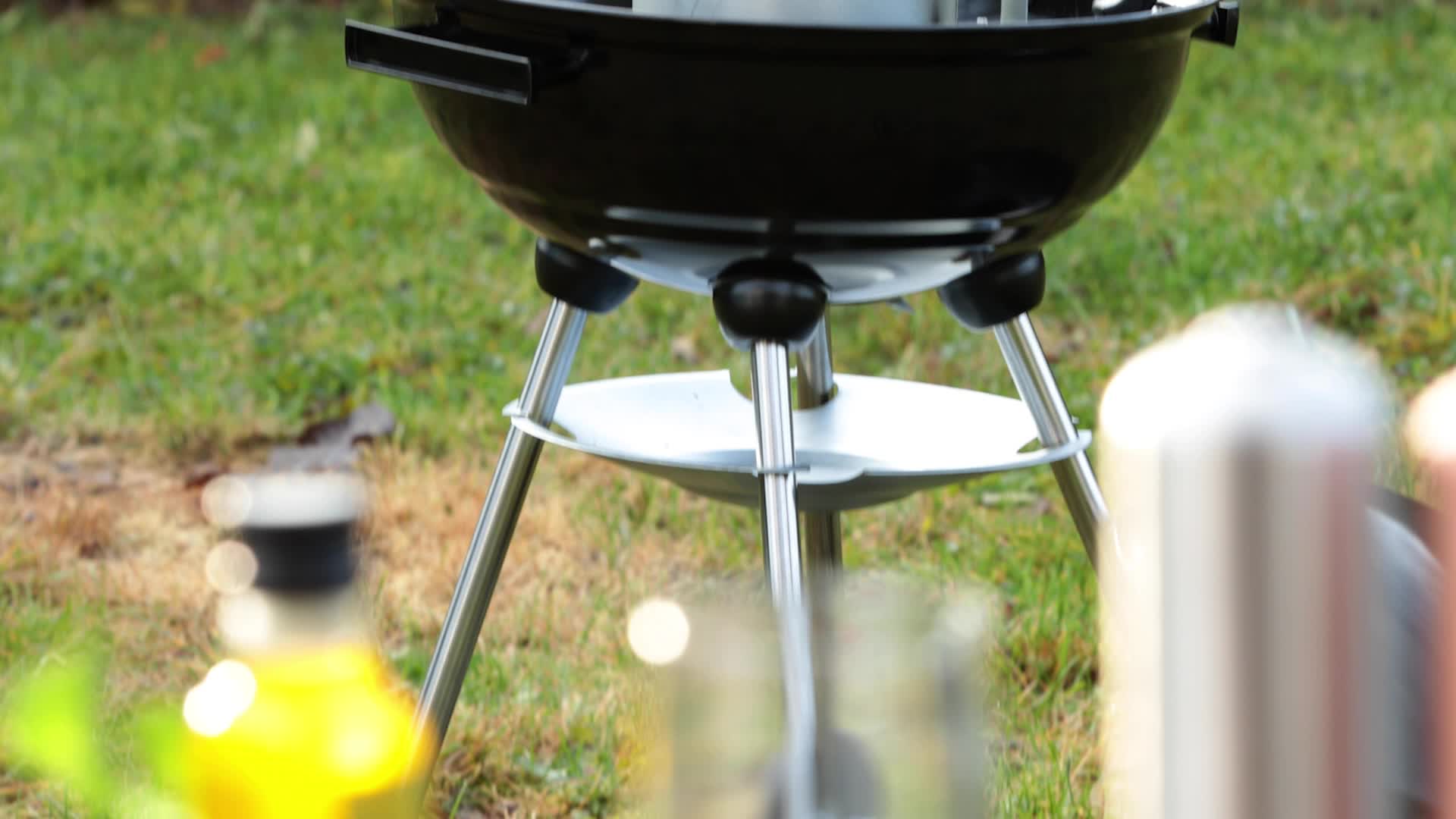 Relaxdays Kugelgrill mit Deckel, Ablage & Aschetopf, Produktbild-Vorschau 7