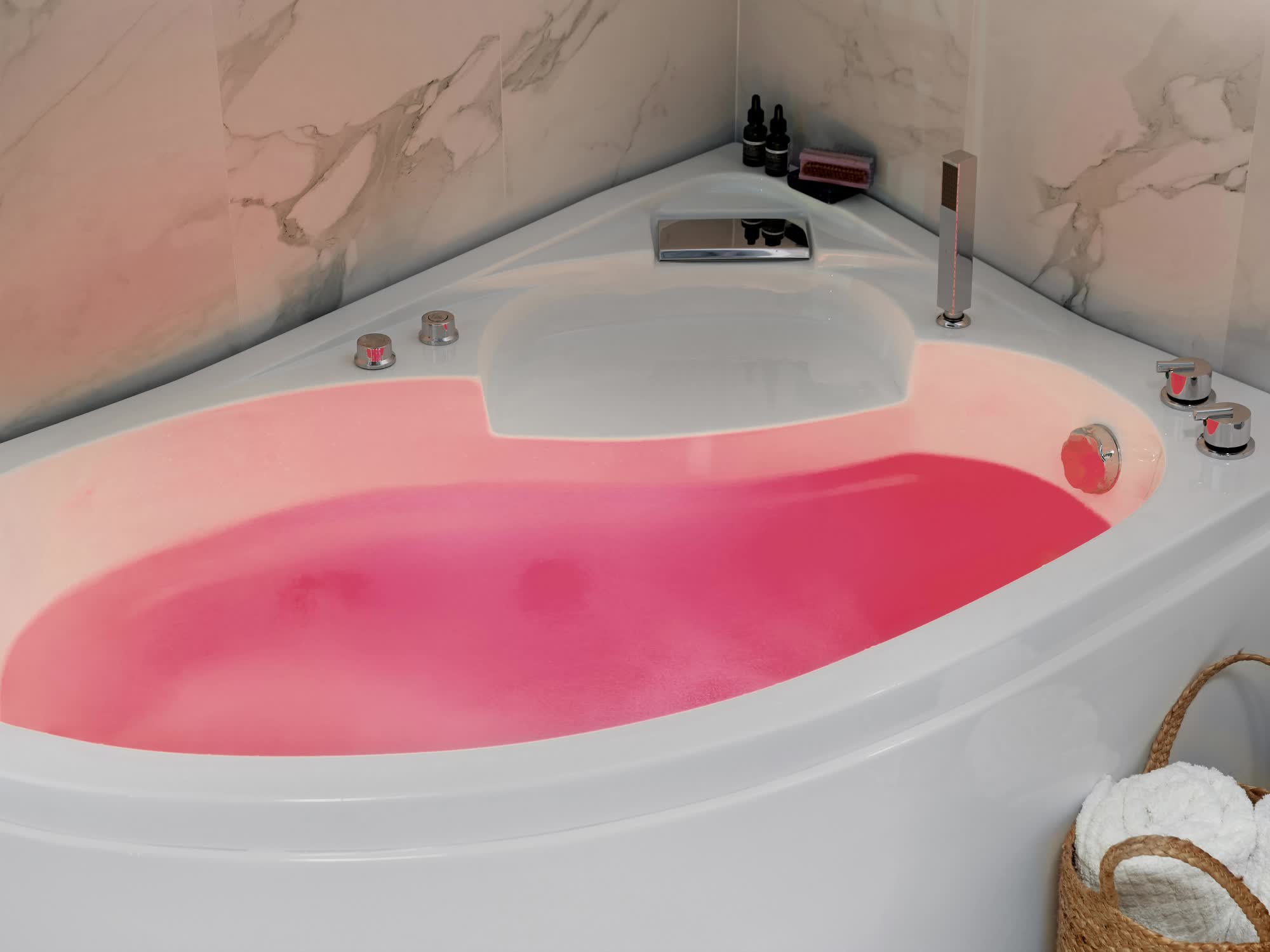 BELIANI Whirpool-Badewanne Weiß Links 150 x 100 cm aus Produktbild-Vorschau 7