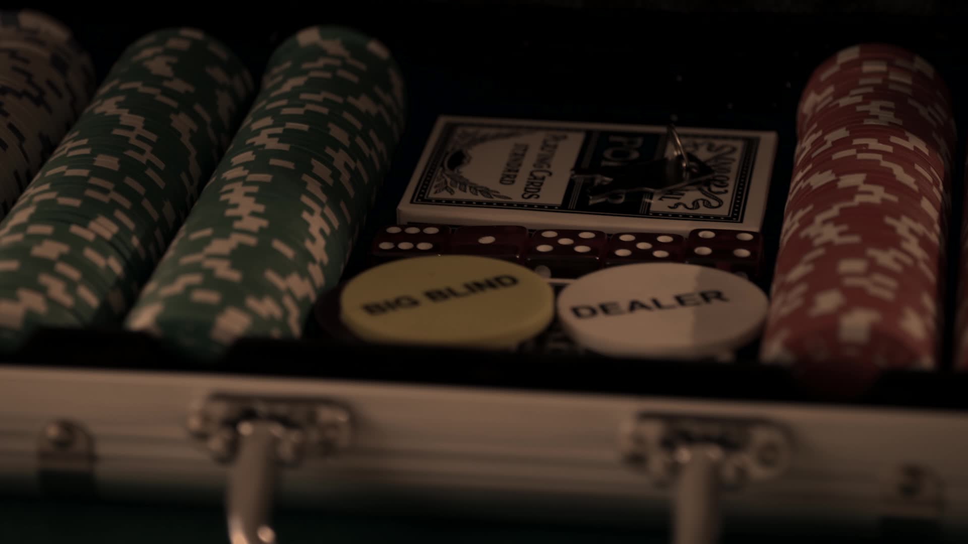 Relaxdays Pokerkoffer, 500 Pokerchips ohne Wert, 2 Produktbild-Vorschau 7
