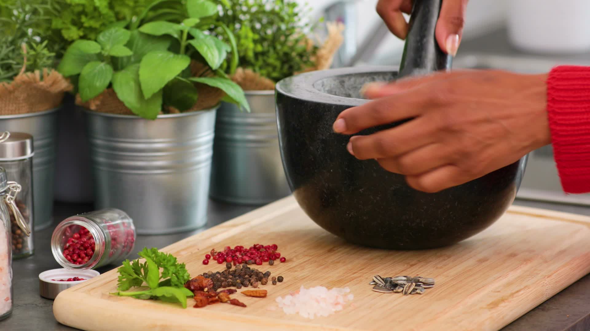 Relaxdays Mörser mit Stößel, Granit, poliert, für Gewürze Produktbild-Vorschau 7