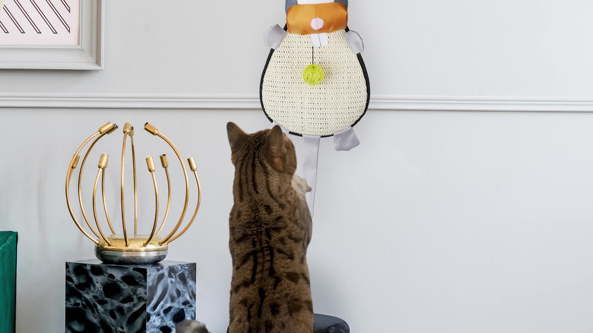 Relaxdays Kratzmatte Katze, Kratzteppich mit Spielzeug, Produktbild-Vorschau 7
