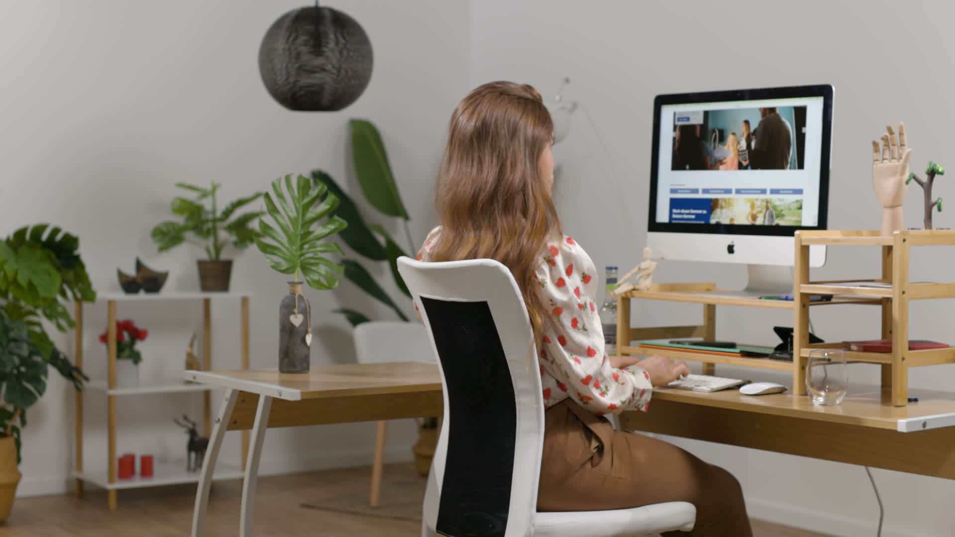 Relaxdays Kronkorkenbaum, Trinkspiel & Kronkorkenhalter, Produktbild-Vorschau 7