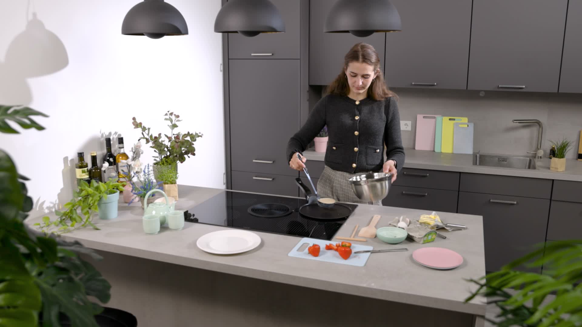 Relaxdays Crêpepfanne mit Teigverteiler & Holzspatel, Produktbild-Vorschau 7